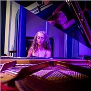 profesora de piano y lenguaje musical